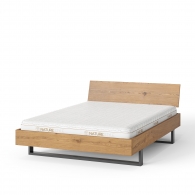 Łóżko dębowe na metalowej ramie z drewnianym zagłówkiem - Möbel Assen