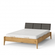 Łóżko na dębowej ramie z tapicerowanym zagłówkiem - Möbel Steel